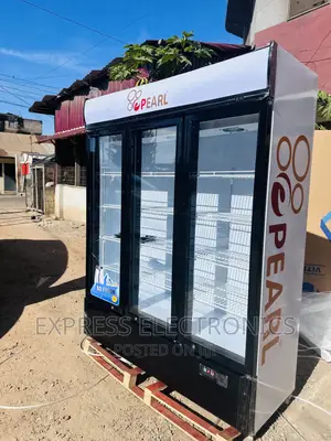 Neatly Sealed Display Pearl Fridge PVC-150