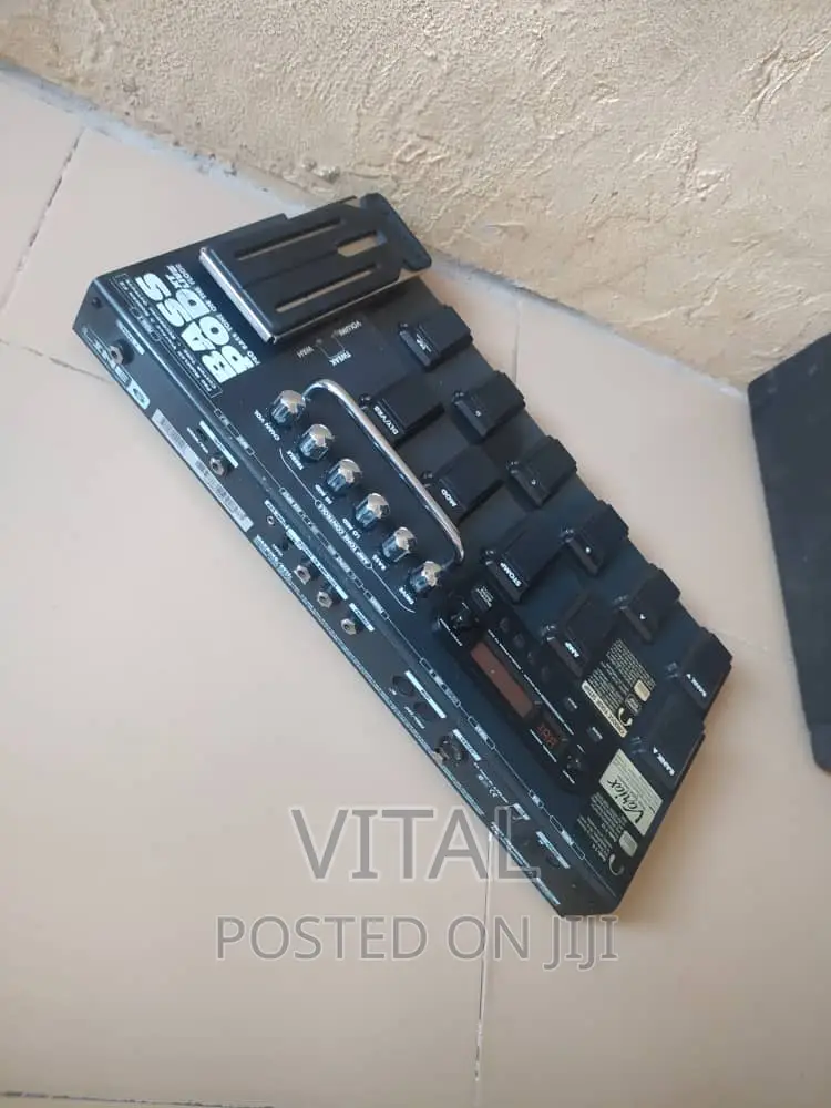 Bass Guitar Effects Pedal /Line6 Bass Pod Xt Live Pro