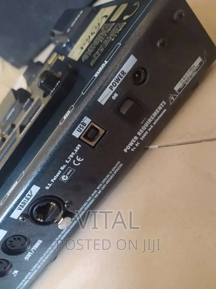 Bass Guitar Effects Pedal /Line6 Bass Pod Xt Live Pro