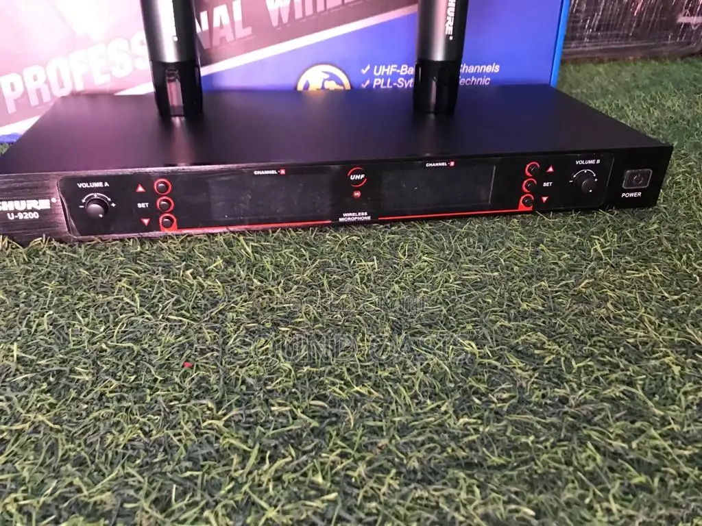 Shure U9200 Wireless Microphone