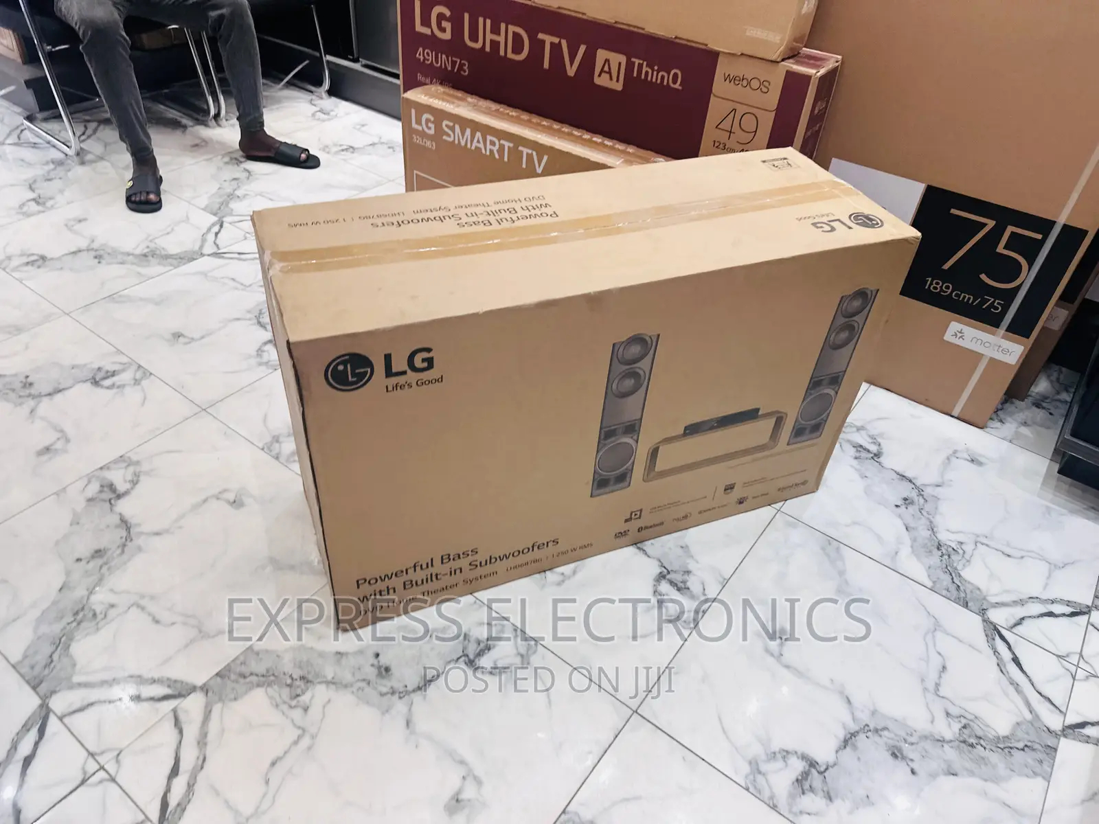 Mesmeric Sleek Black LHD 687—LG Home Theater