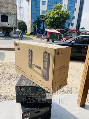LG LHD 687 Bluetooth Home Theater System(Black)4.2channel.