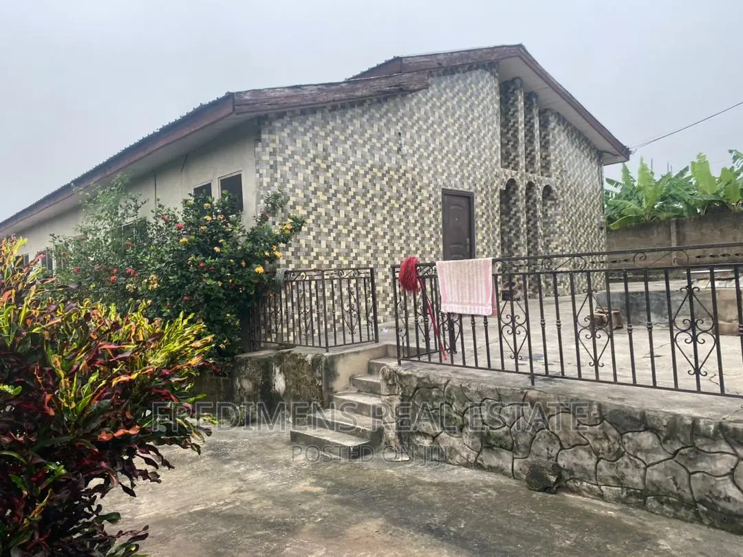 6bdrm House in Fredimens Real, Kumasi Metropolitan for sale