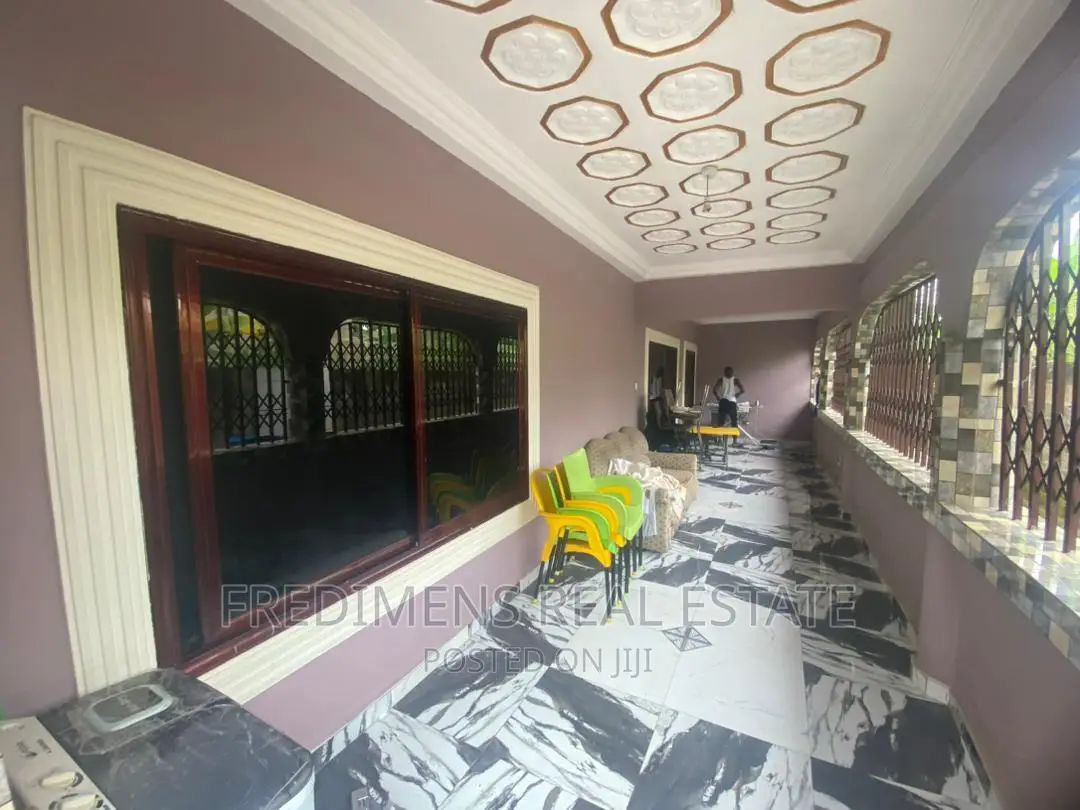 6bdrm House in Fredimens Real, Kumasi Metropolitan for sale