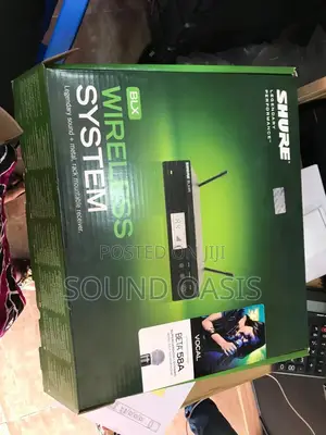Shure BETA58A 2 in 1 Wireless Professional Microphone