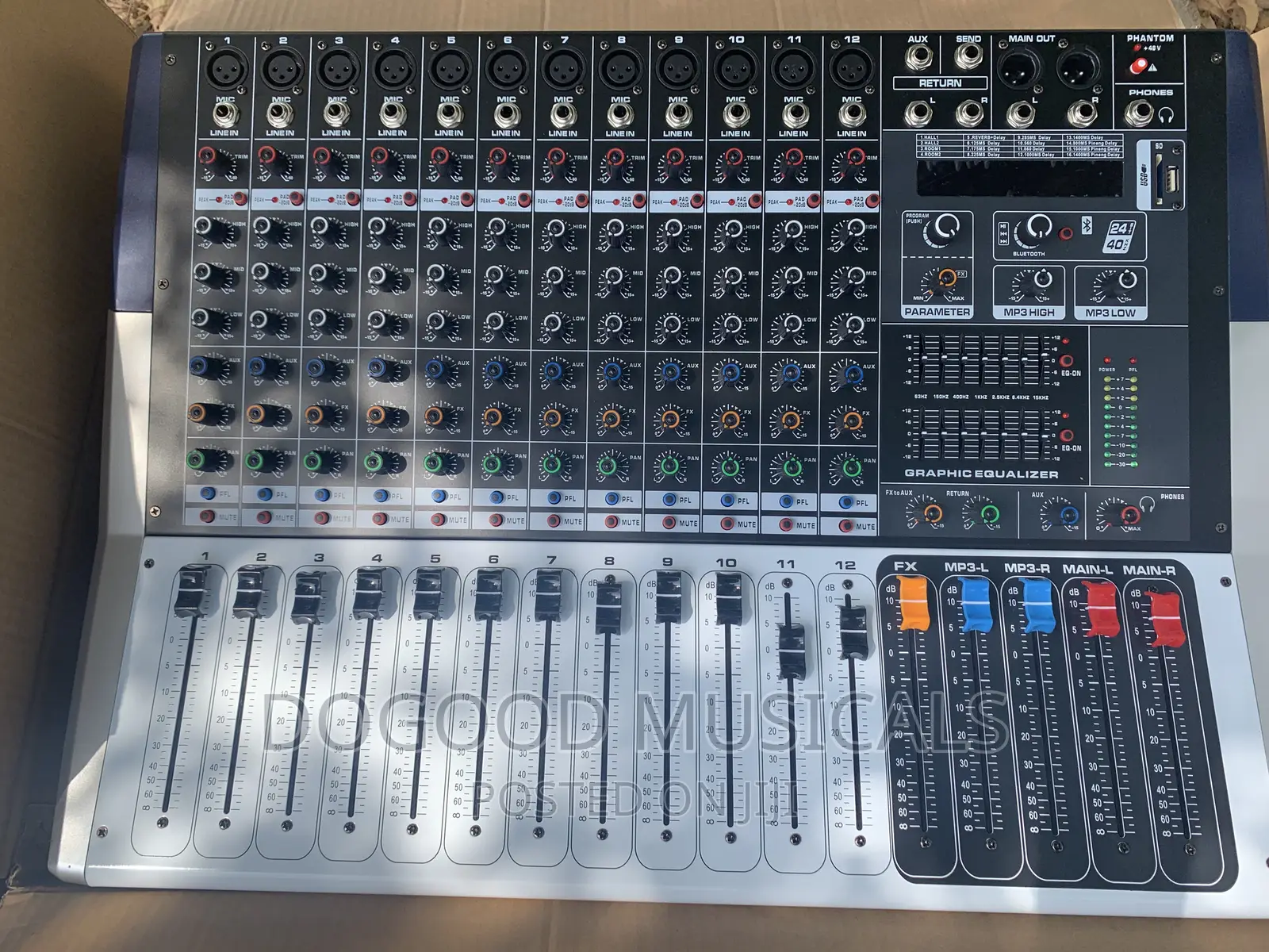 Yamaha KV120 Professional 12channel Powered Mixer