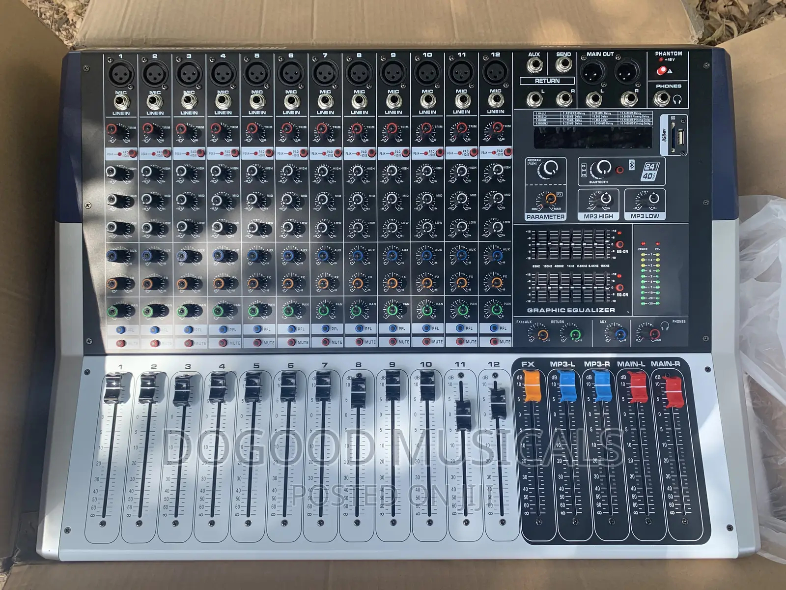 Yamaha KV120 Professional 12channel Powered Mixer