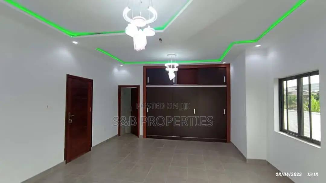 4bdrm House in Oyarifa for sale
