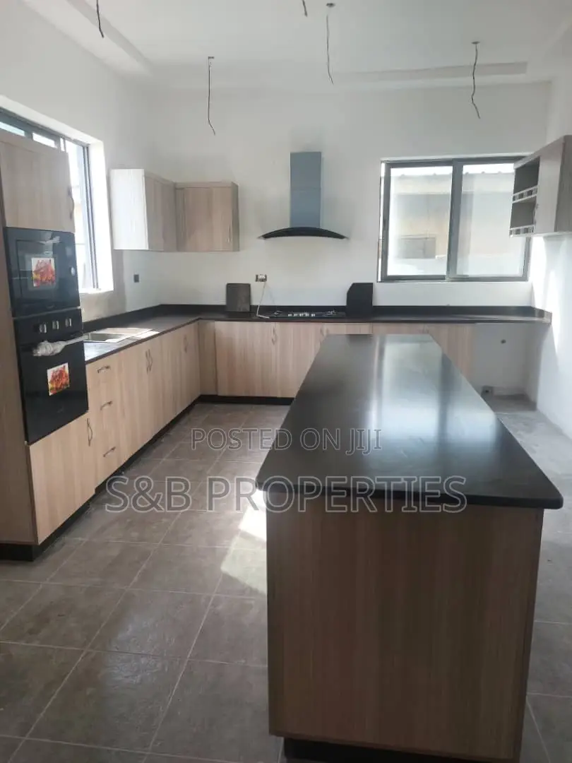 4bdrm House in Oyarifa for sale