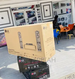Eco-Friendly LG LHD 687 Bluetooth Home Theater(Black).