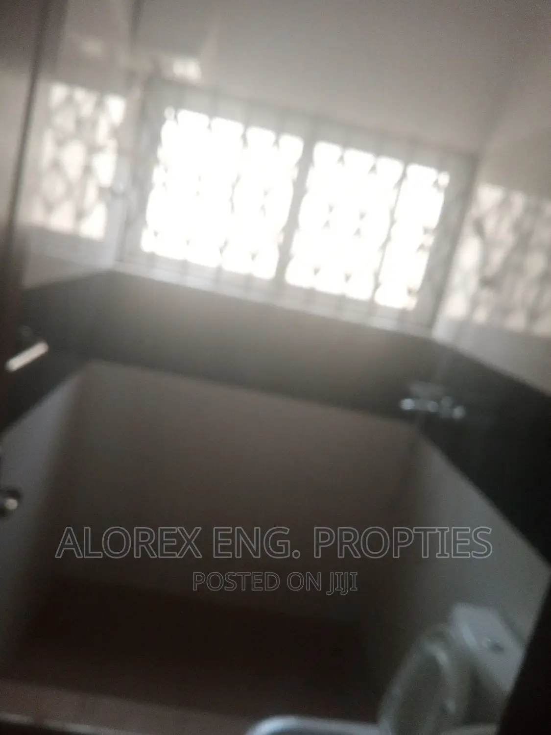 3bdrm House in $550 Ghana Flag, Oyarifa for rent