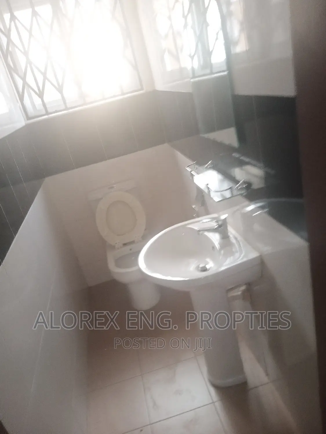 3bdrm House in $550 Ghana Flag, Oyarifa for rent