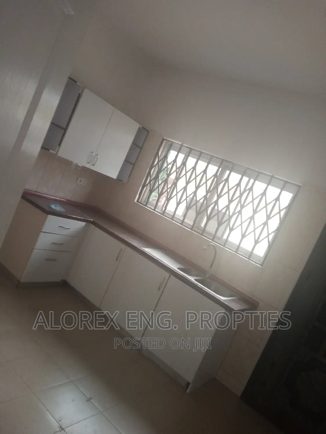 3bdrm House in $550 Ghana Flag, Oyarifa for rent