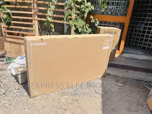 Edgeless Design Slim UHD Smart Samsung 65”Au7092