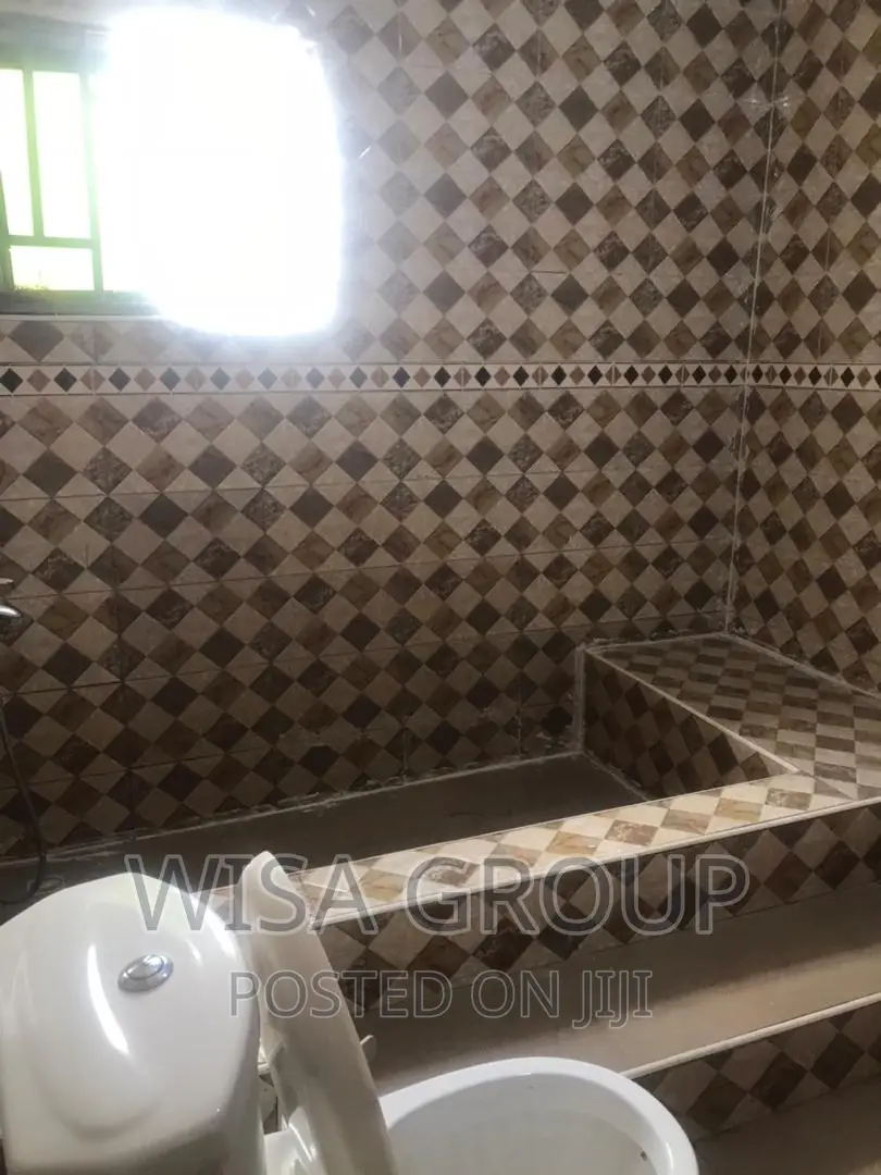 5bdrm Duplex in Wisa Groups, Accra Metropolitan for rent