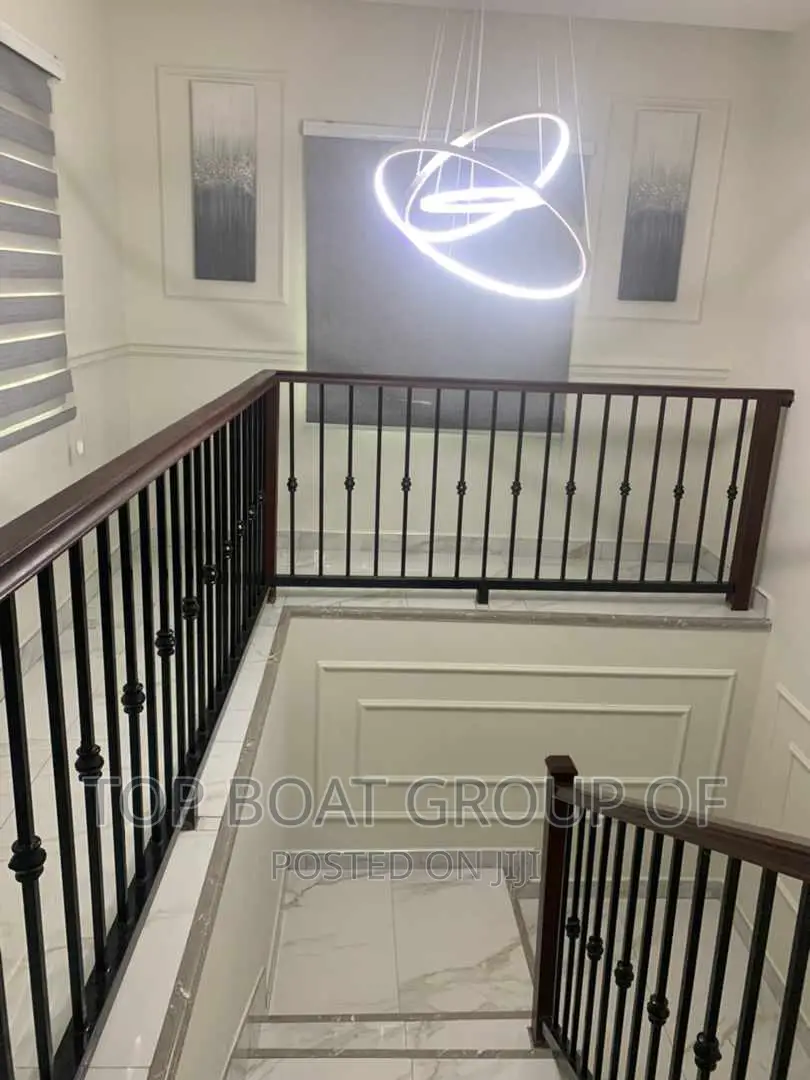 Furnished 5bdrm House in Top Boat Estate, Kumasi Metropolitan for sale