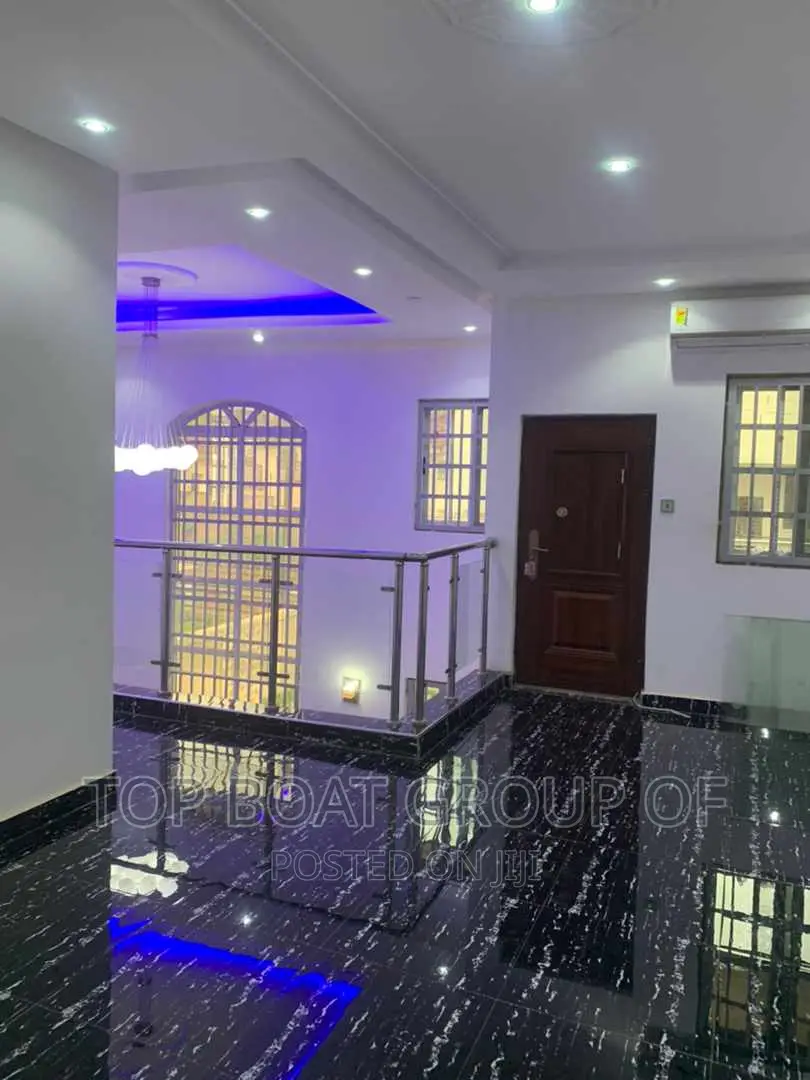 Furnished 5bdrm House in Top Boat Estate, Kumasi Metropolitan for sale