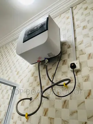 Furnished 8bdrm House in Top Boat Estate, Kumasi Metropolitan for sale