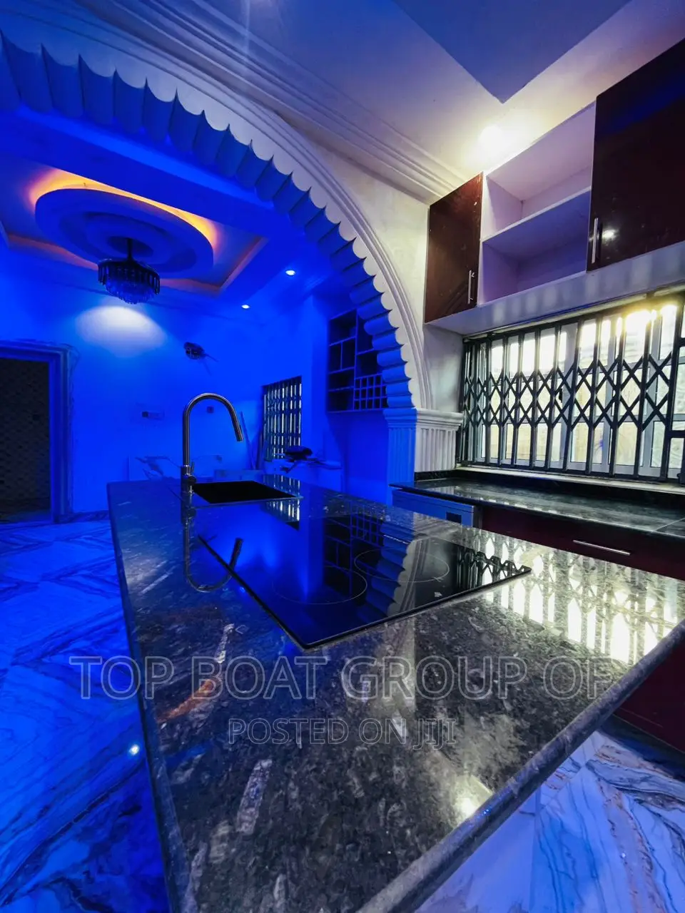 Furnished 8bdrm House in Top Boat Estate, Kumasi Metropolitan for sale