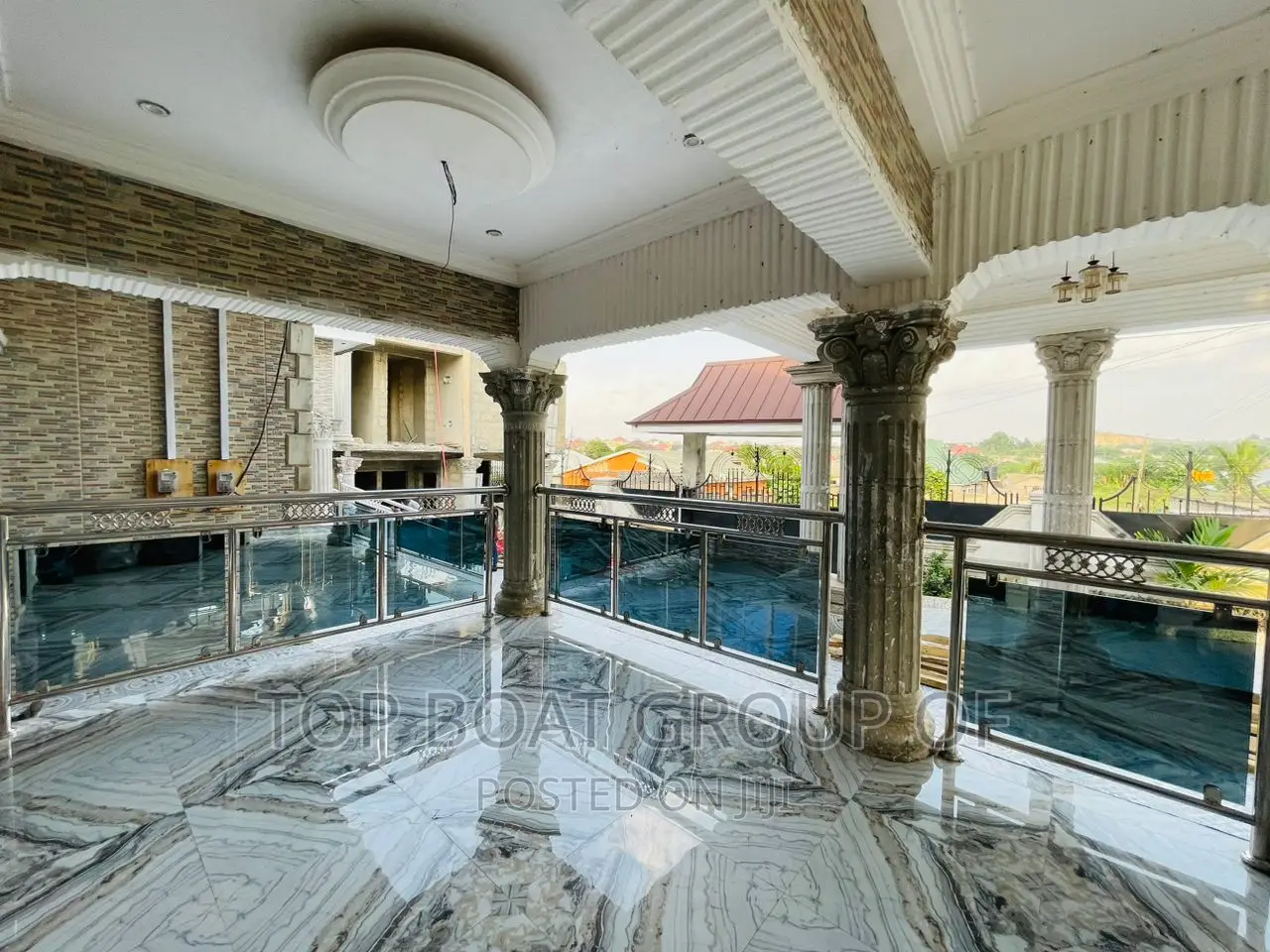 Furnished 8bdrm House in Top Boat Estate, Kumasi Metropolitan for sale