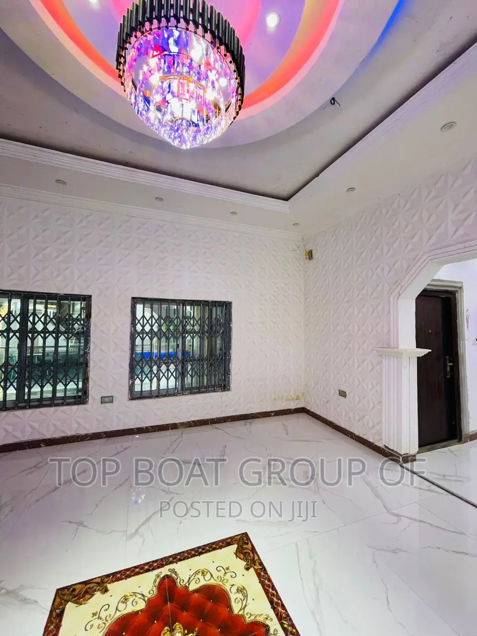 Furnished 8bdrm House in Top Boat Estate, Kumasi Metropolitan for sale