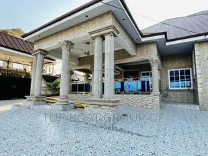 Furnished 8bdrm House in Top Boat Estate, Kumasi Metropolitan for sale