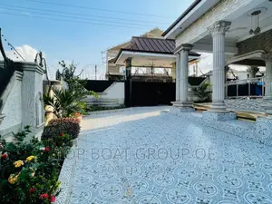 Furnished 8bdrm House in Top Boat Estate, Kumasi Metropolitan for sale