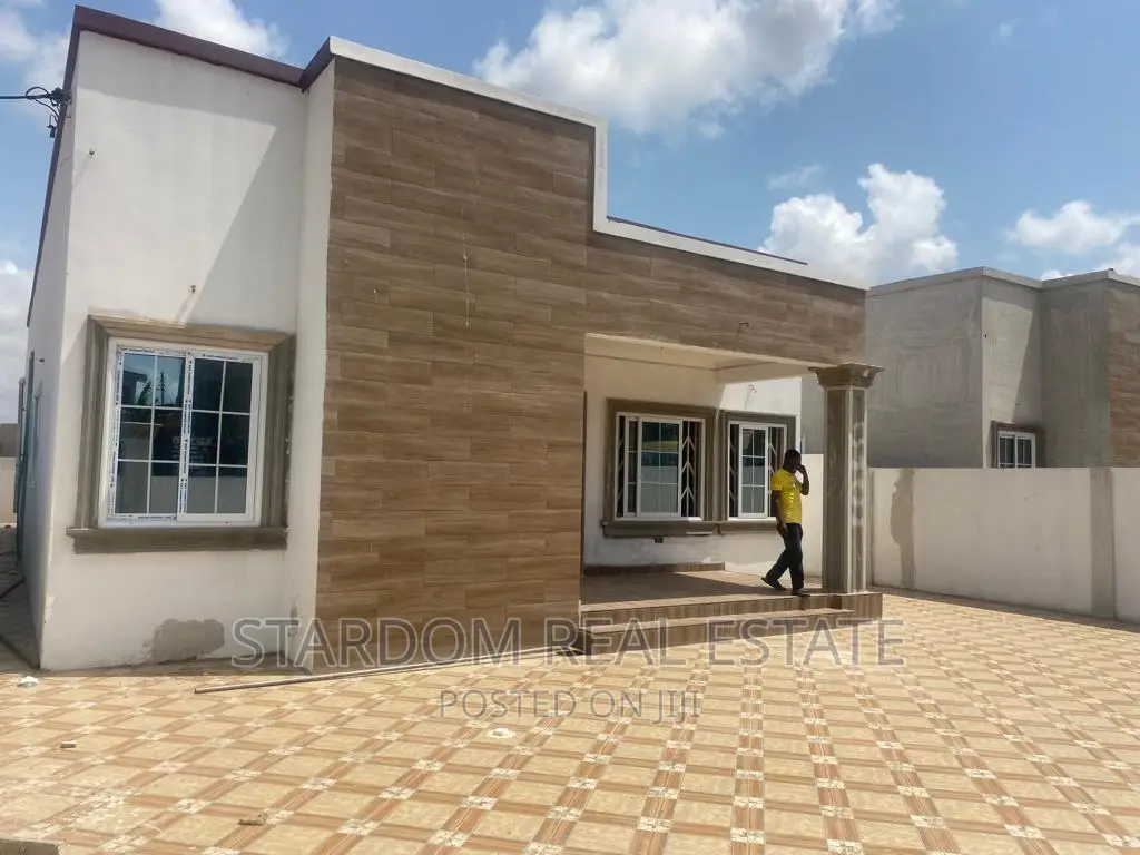 3bdrm Duplex in Coastal Estate, Spintex for rent