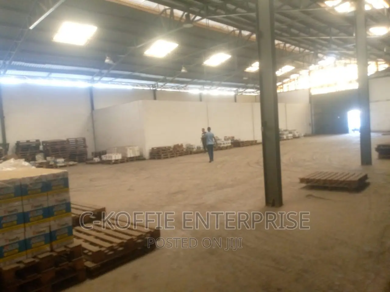 2500sqm Warehouse at Graphic Road for Rent