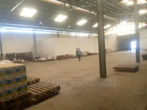 2500sqm Warehouse at Graphic Road for Rent