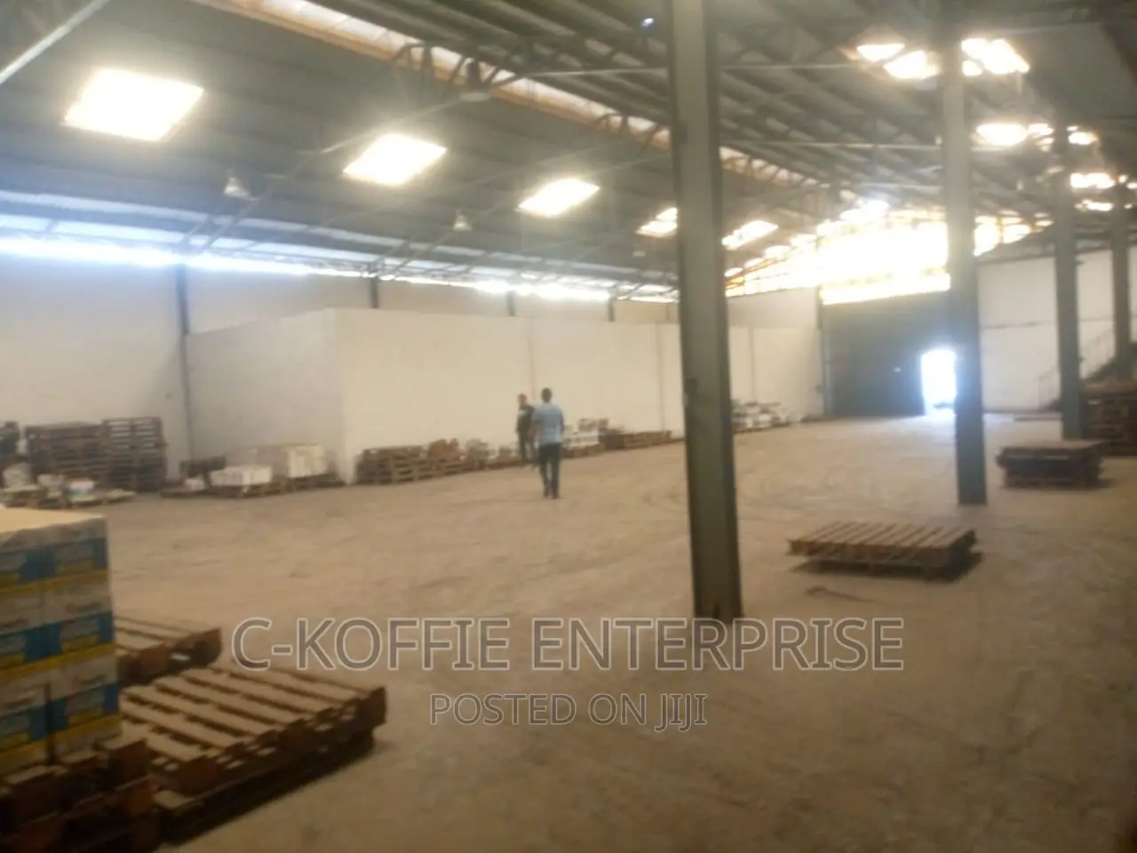 2500sqm Warehouse at Graphic Road for Rent