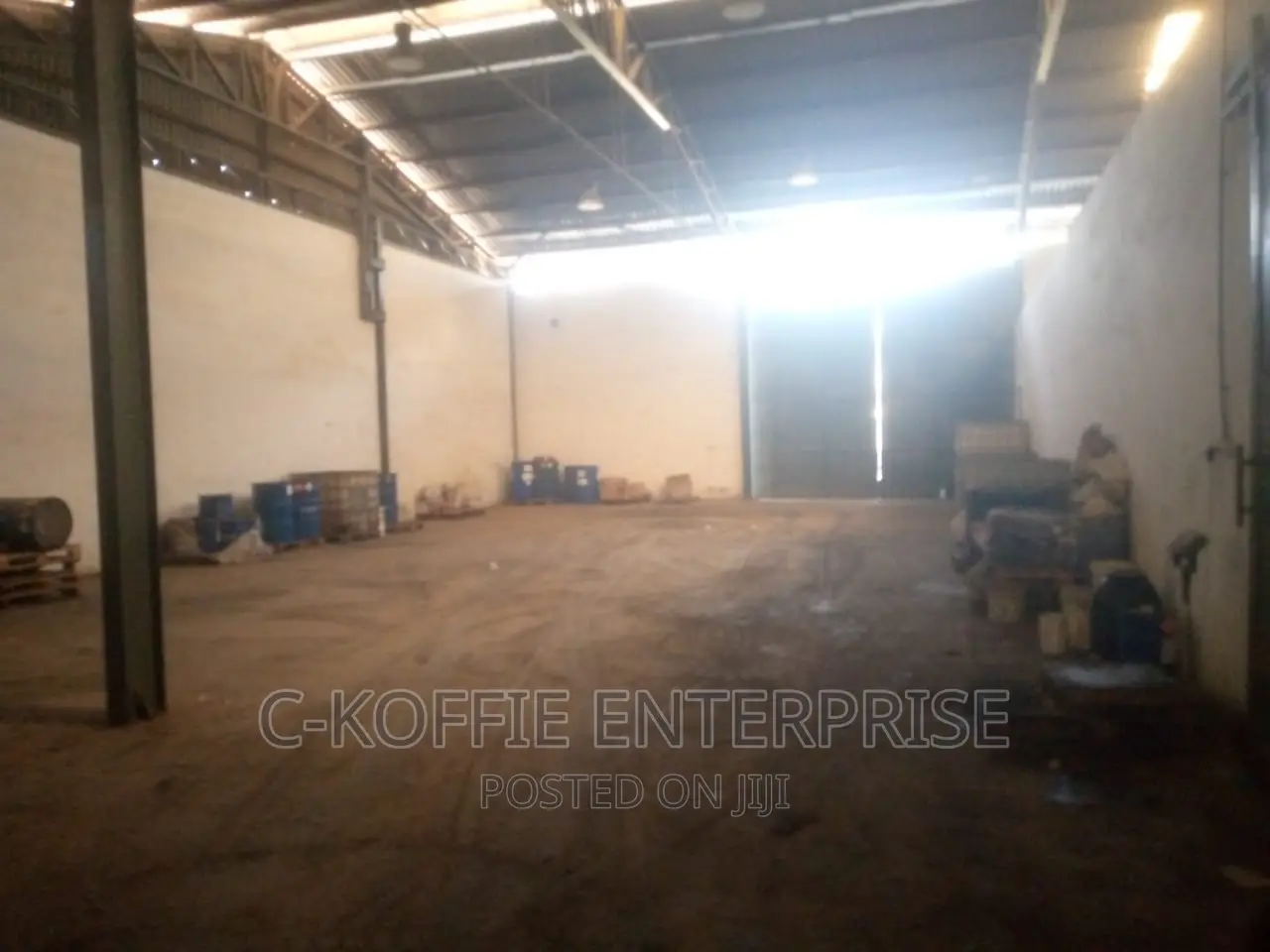 2500sqm Warehouse at Graphic Road for Rent