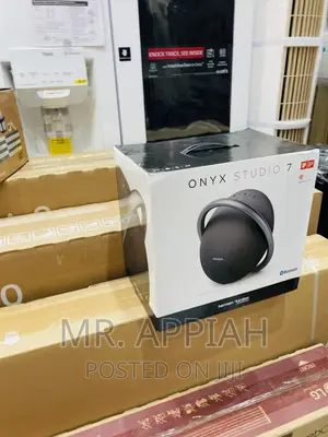 Onyx 7 Bluetooth Rechargeable Speaker(Black).