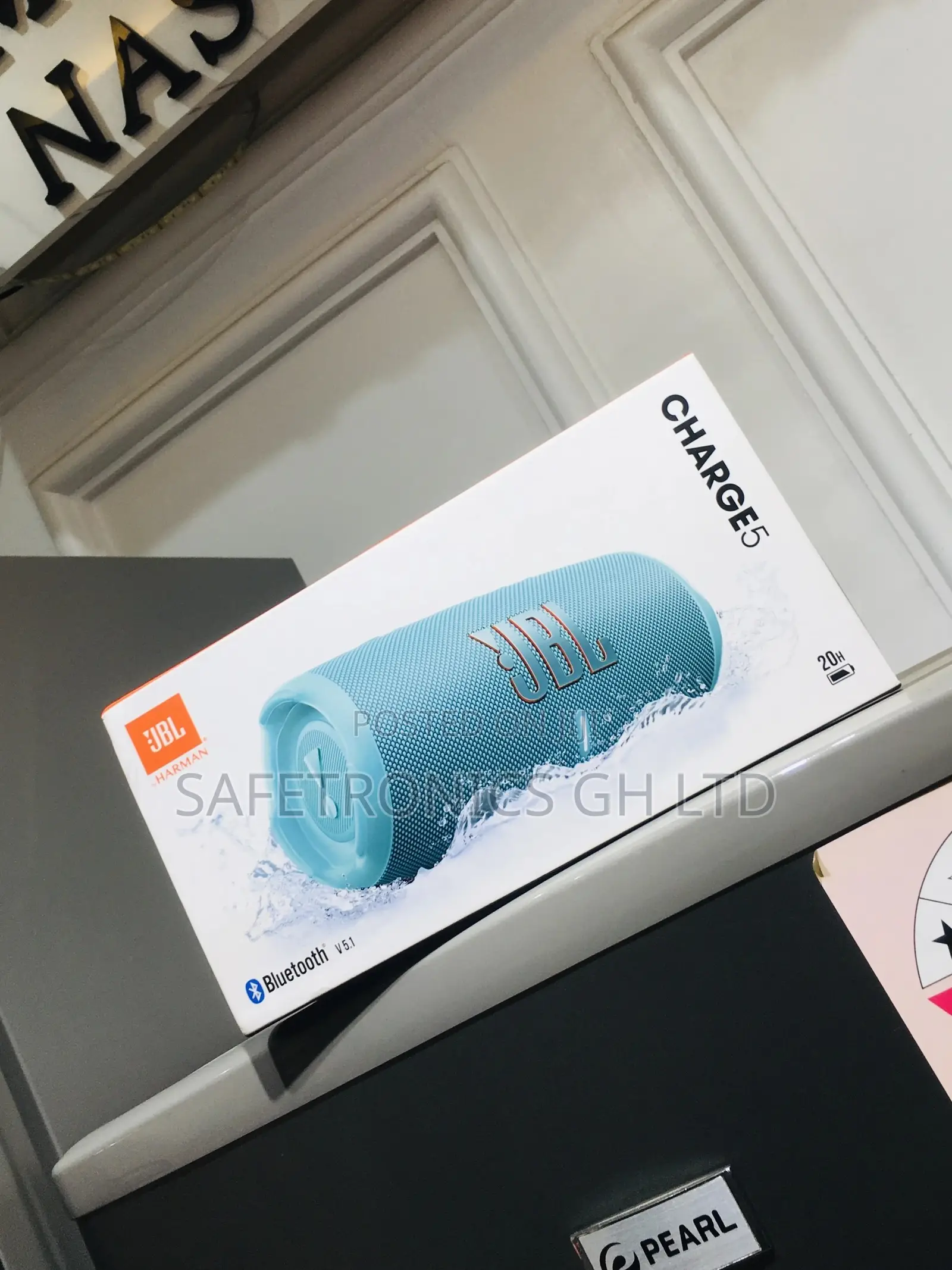 Black Wireless Bluetooth JBL Charge 5 Electric Speaker