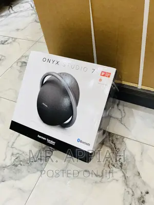 Adorable Onyx 7 Bluetooth Rechargeable Speaker(Black).