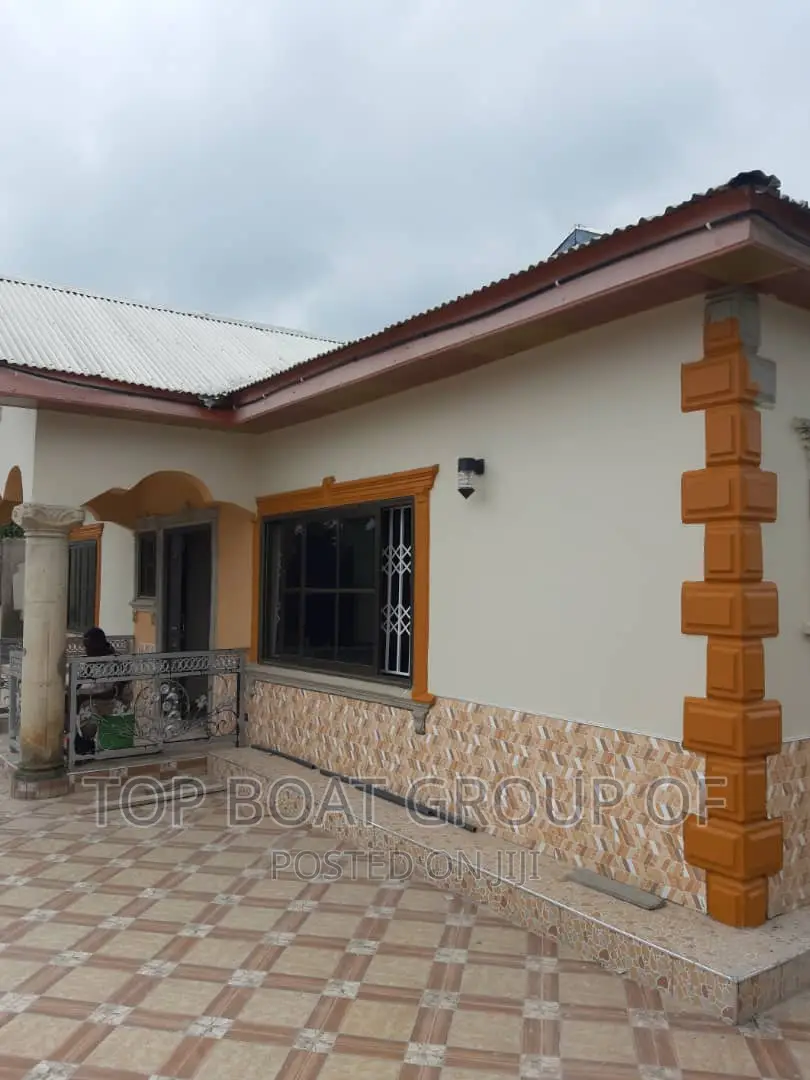 Furnished 4bdrm House in Top Boat Estate, Kumasi Metropolitan for sale