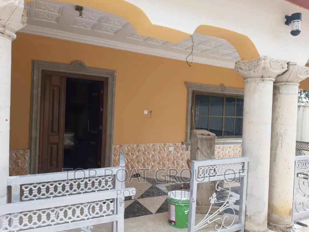 Furnished 4bdrm House in Top Boat Estate, Kumasi Metropolitan for sale
