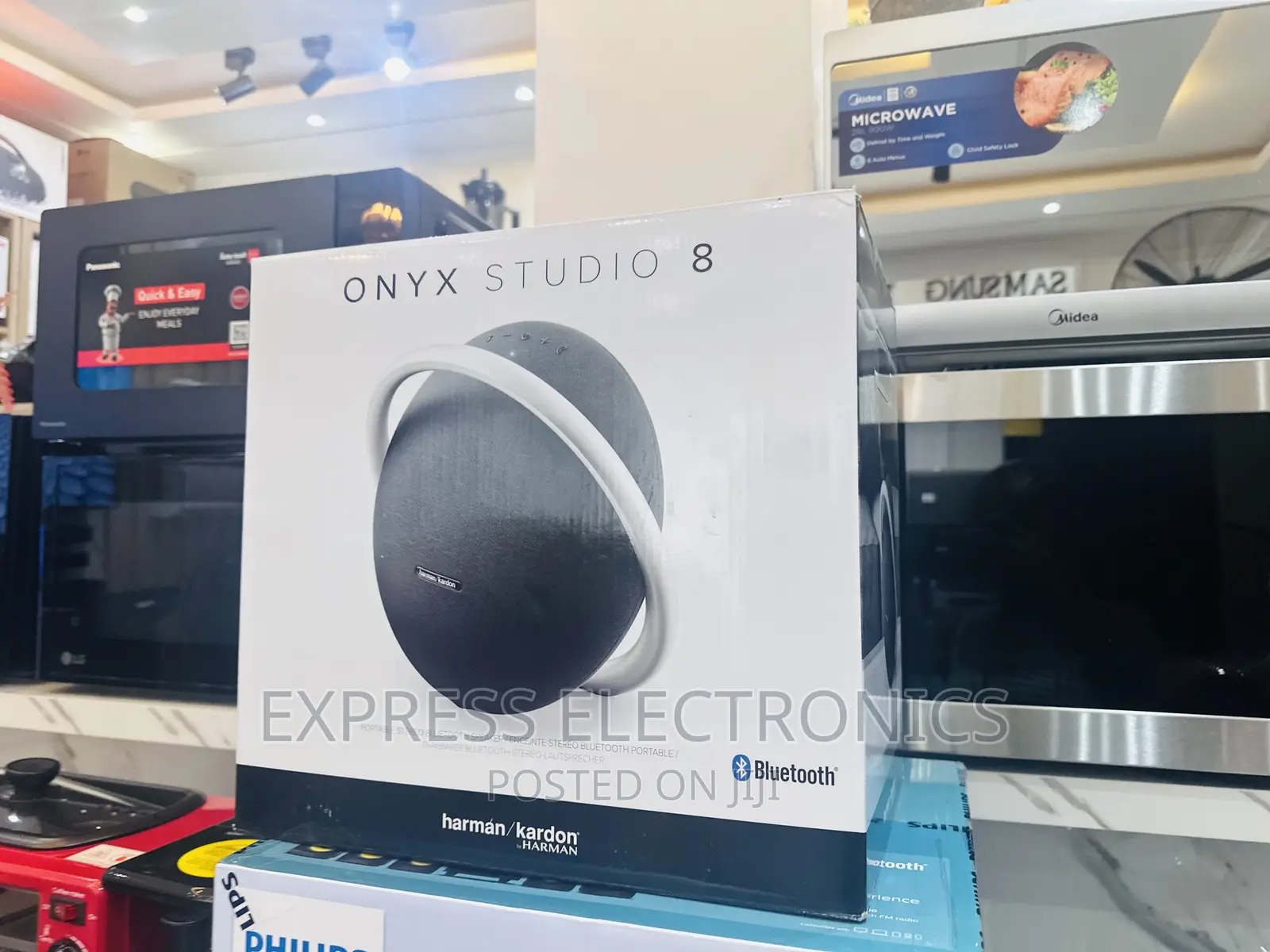 >< Bluetooth Speaker Onyx 8 Bluetooth