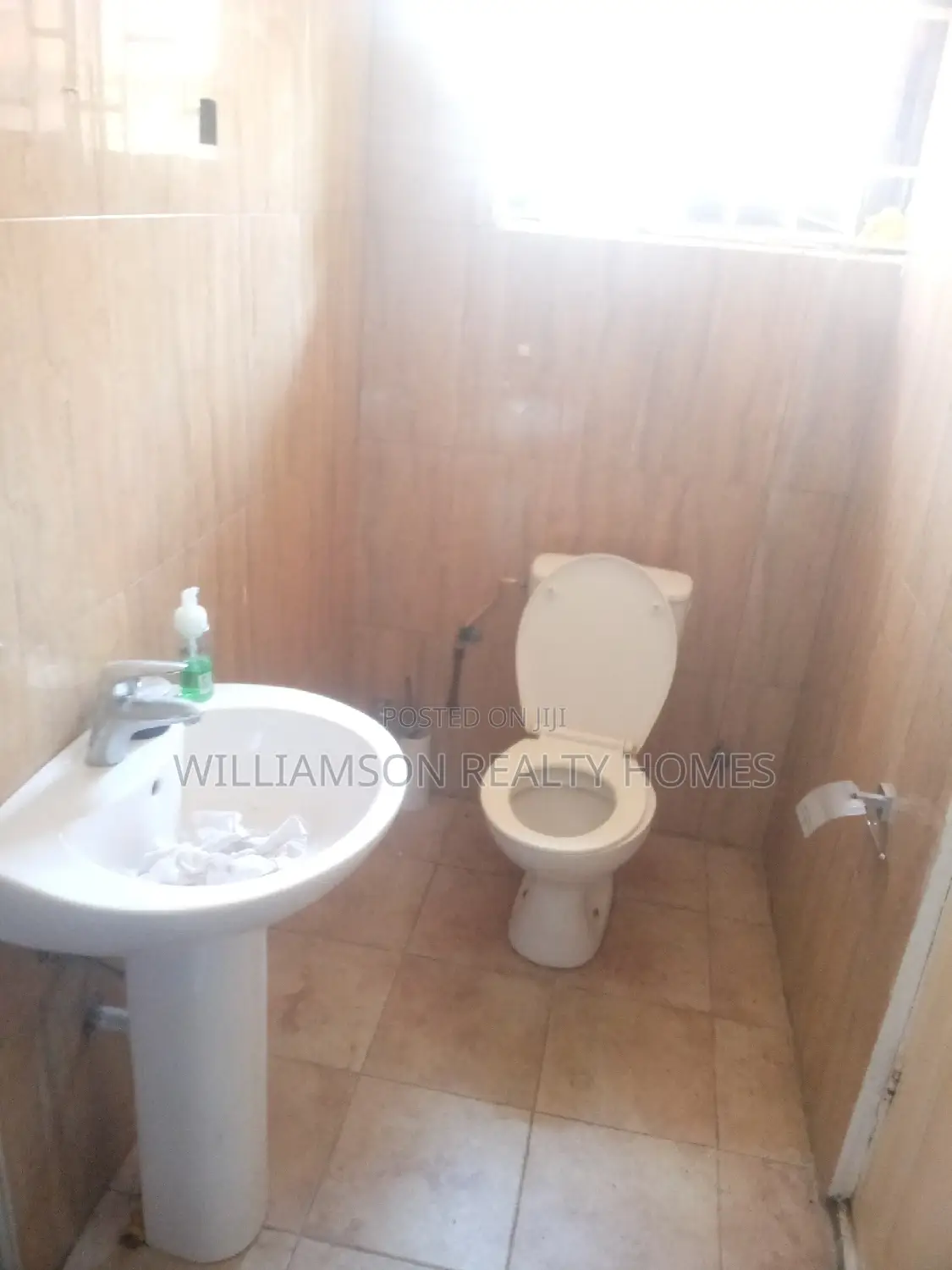 3bdrm House in Hfc Estate, Spintex for rent