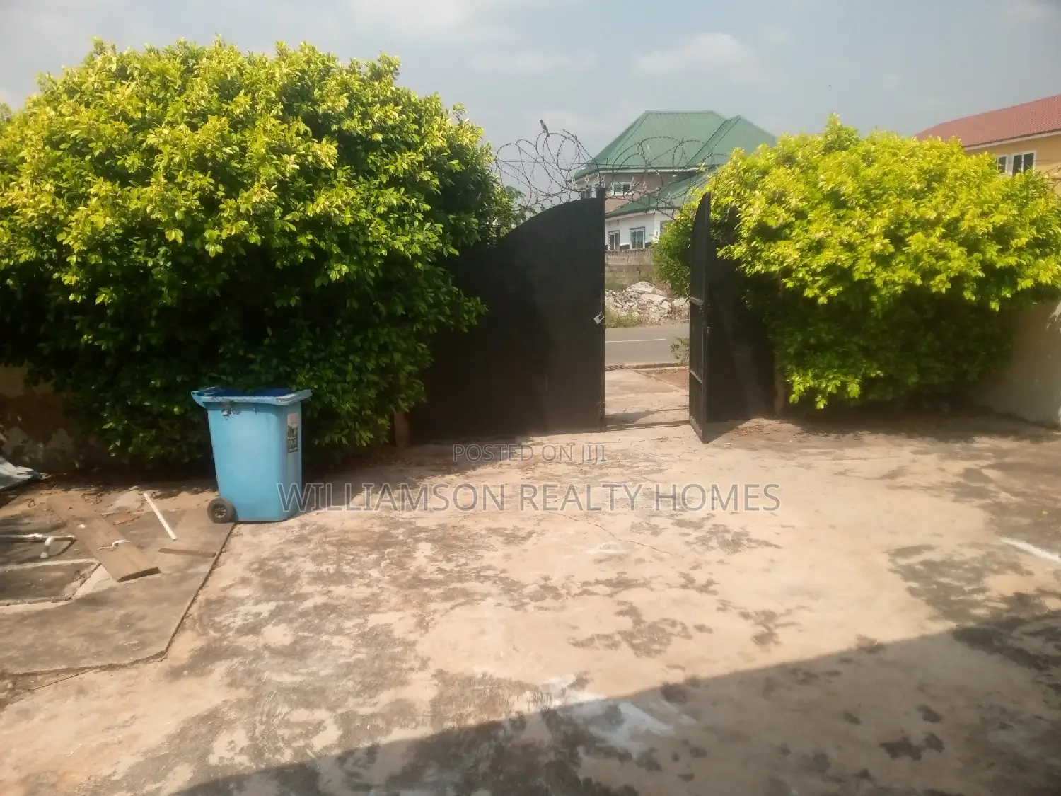 3bdrm House in Hfc Estate, Spintex for rent