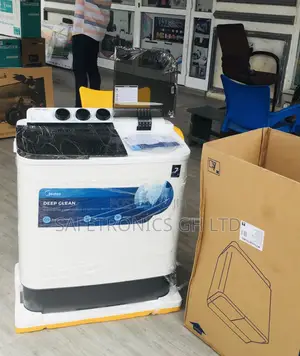 White Washingmachine Topload 7kg Semiautomatic Midea