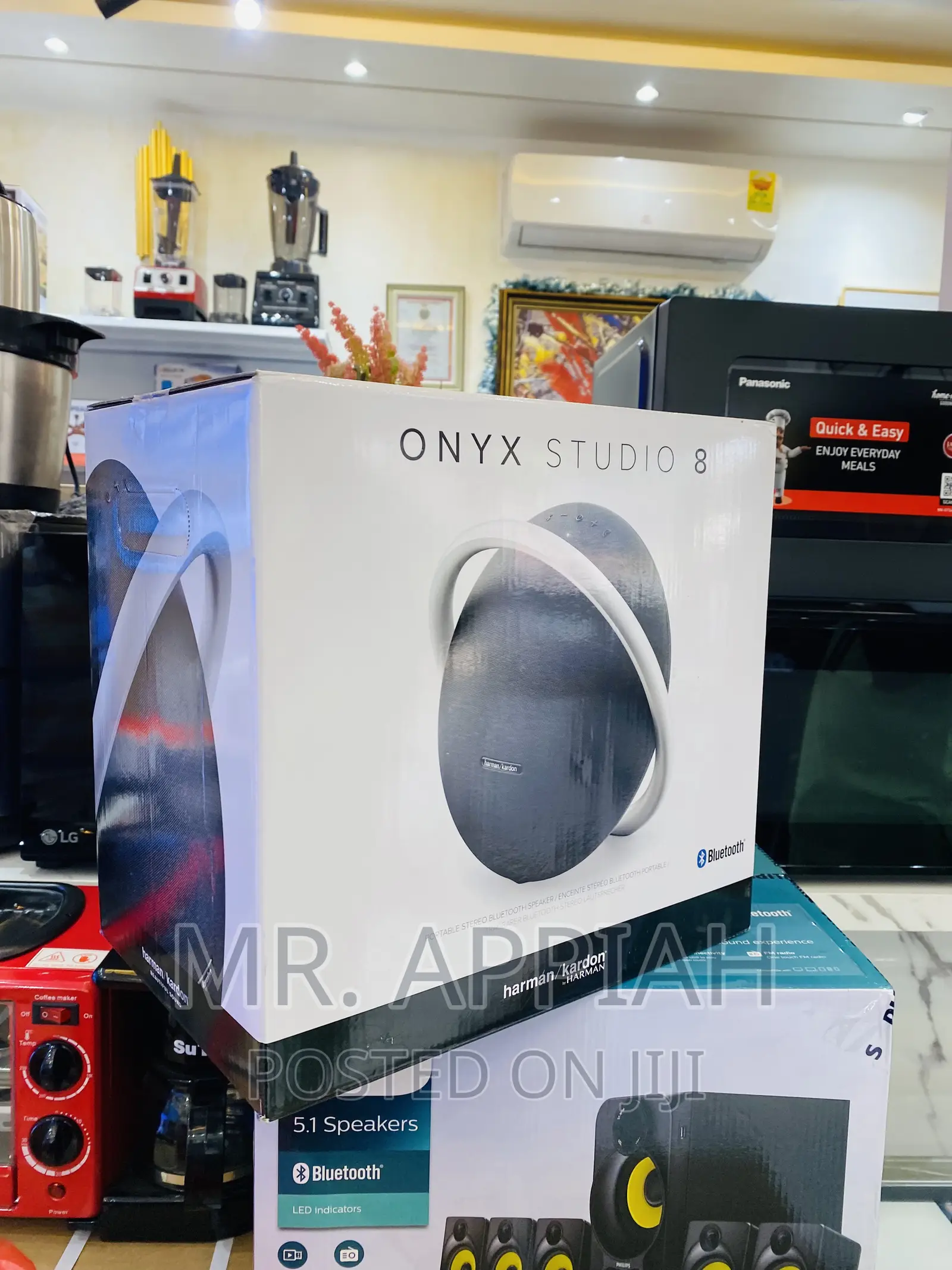 Quality Yet Durable Onyx 8 Rechargeable Bluetooth Speaker.