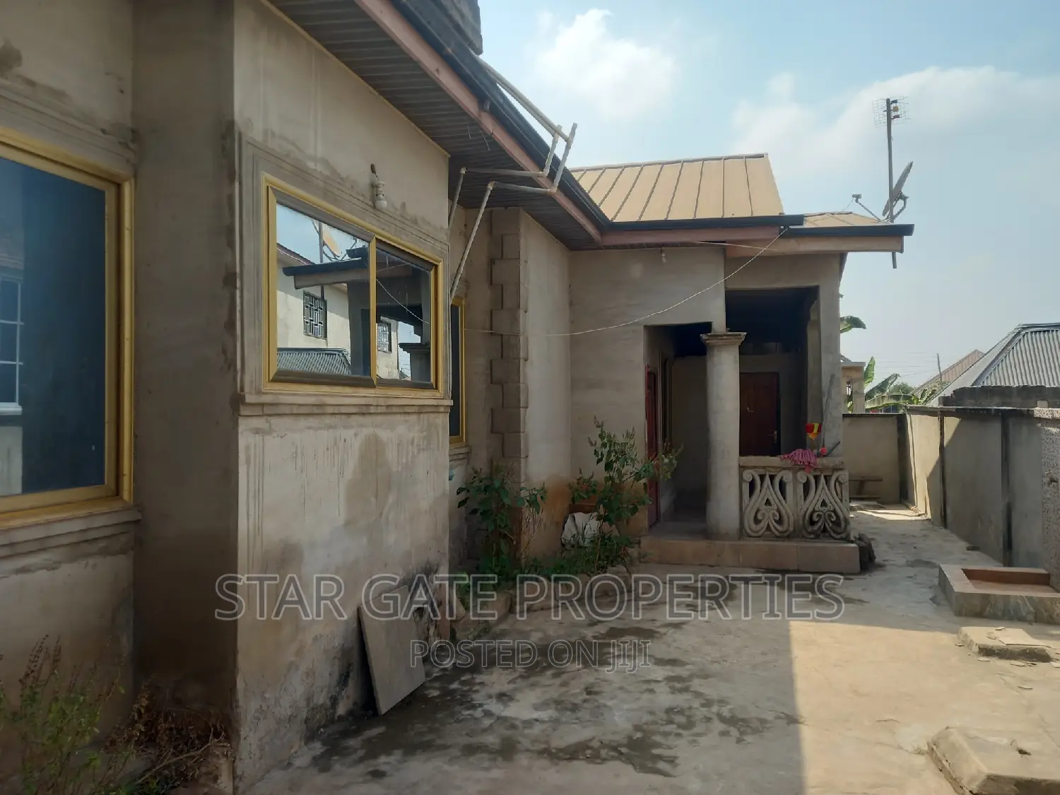 8bdrm House in Star Gate Properties, Kumasi Metropolitan for sale