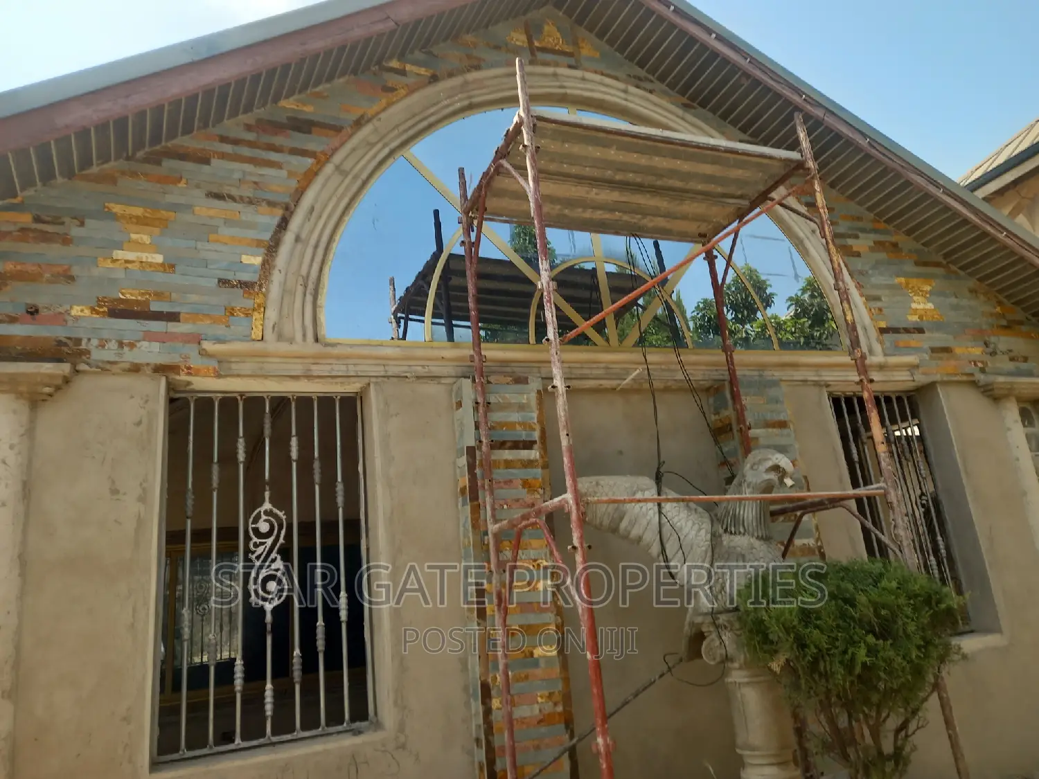 8bdrm House in Star Gate Properties, Kumasi Metropolitan for sale