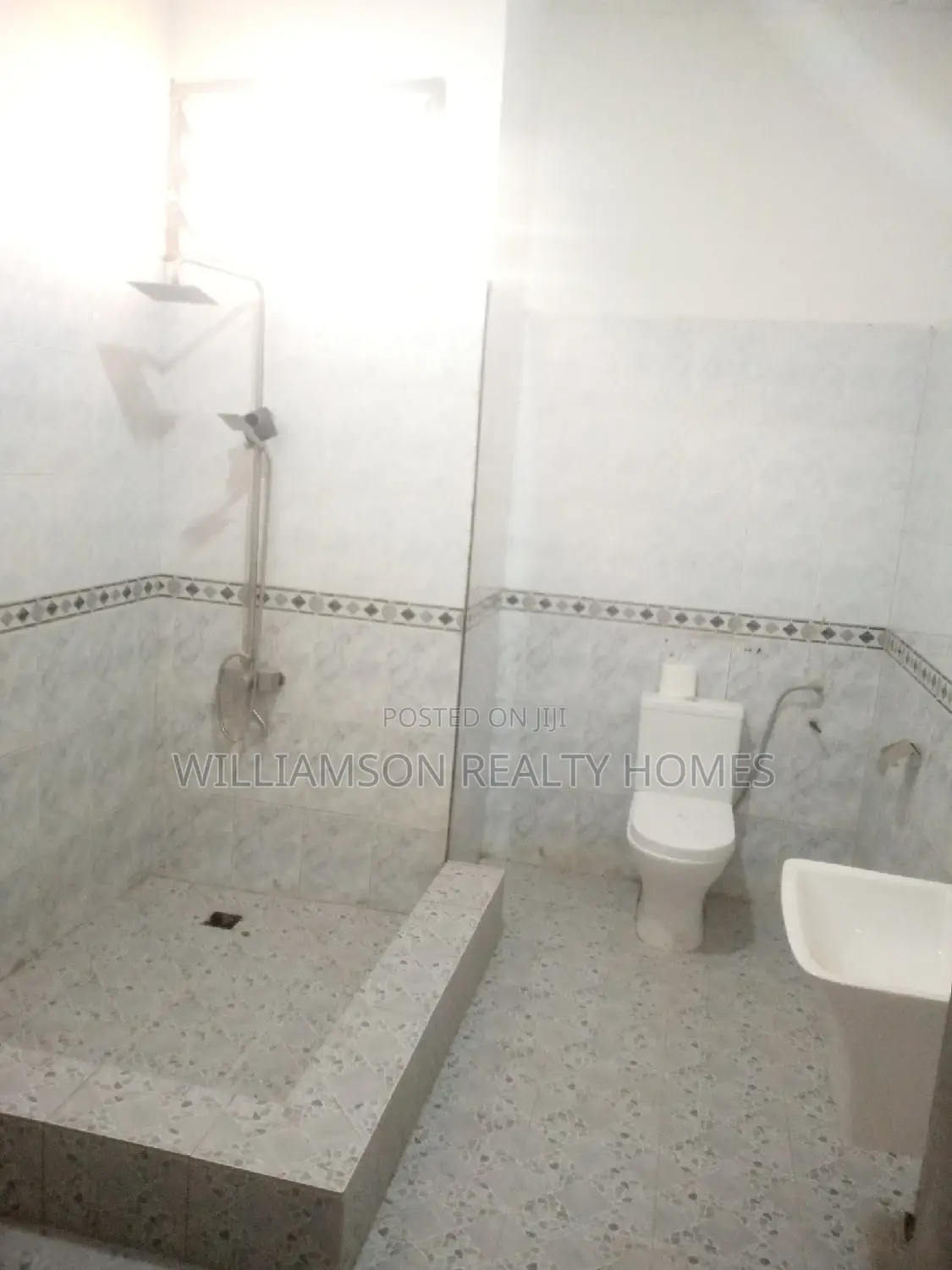 4bdrm House in Frimpomaa Estate, Spintex for rent