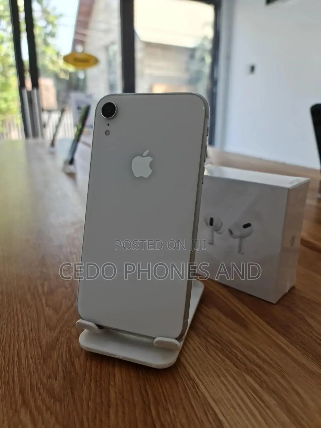Apple iPhone XR 128 GB White