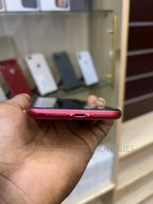 New Apple iPhone 11 128 GB Red