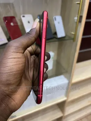 New Apple iPhone 11 128 GB Red