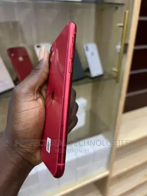 New Apple iPhone 11 128 GB Red