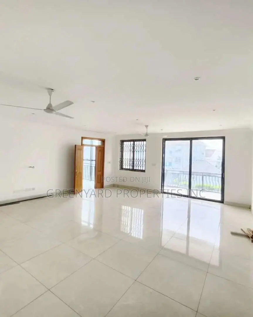 3bdrm Apartment in American House, East Legon for rent